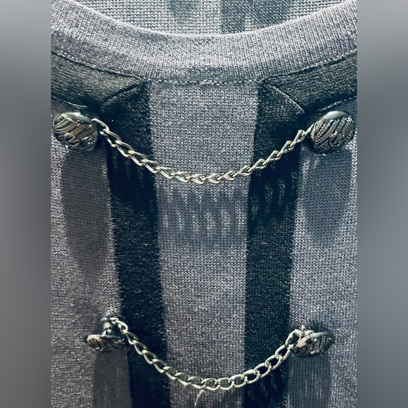 Ming Wang Gray and Gray knee length elegant medium dress 22” pit & 37” length - Picture 4 of 9